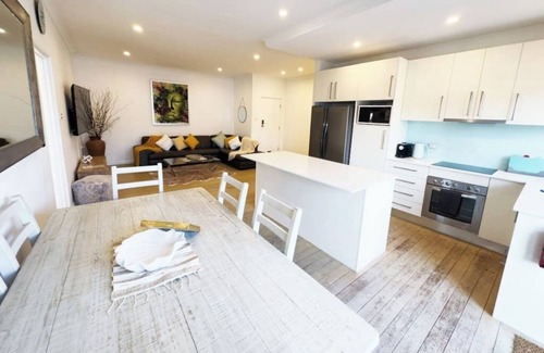 Cronulla Apartamento | On The Esplanade - Close to beach & Cronulla mall