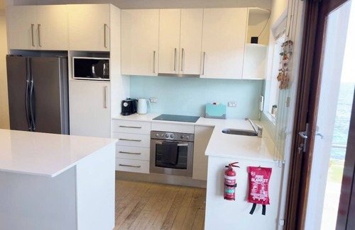 Cronulla Apartamento | On The Esplanade - Close to beach & Cronulla mall