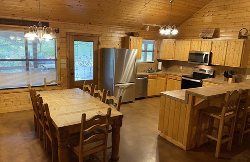 Leakey Casa | On The Frio River