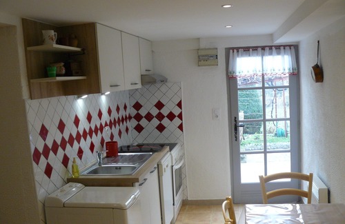 Ceret Casa | En las alturas de la casa CERET en un punto de vista verde y hermoso