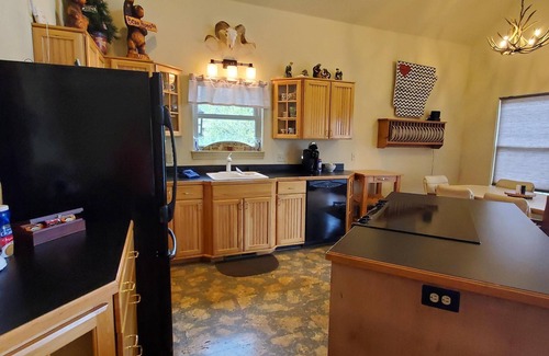 Holiday Island Casa | ON THE ISLAND CLOSE TO RECREATION CENTER!
