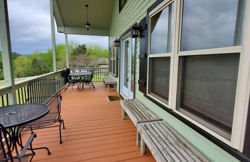 Holiday Island Casa | ON THE ISLAND CLOSE TO RECREATION CENTER!