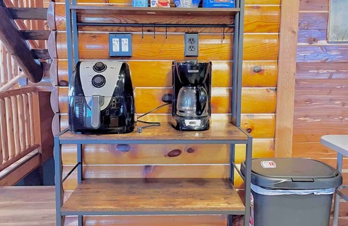 Bladensburg Cabina | On The Knob - Mohican Cabin Retreat