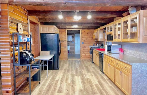 Bladensburg Cabina | On The Knob - Mohican Cabin Retreat