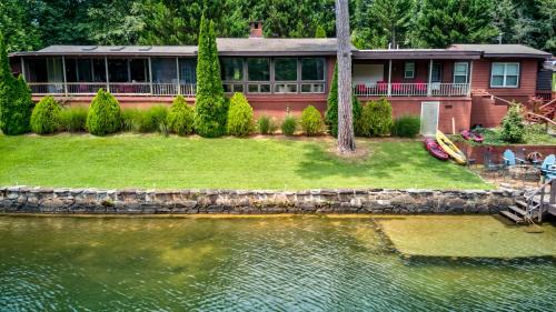 Lakemont Casa | On The Lake - Main House
