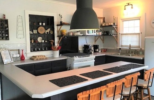 Anderson Casa | ON THE LAKE Romantic Cottage for 2
