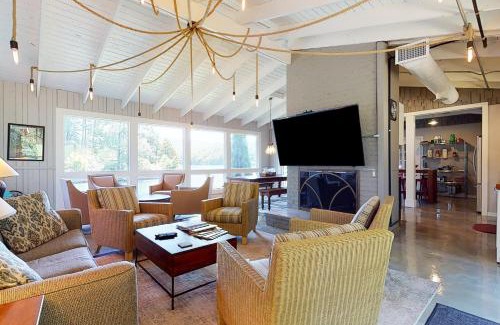 Lakemont Casa | On The Lake
