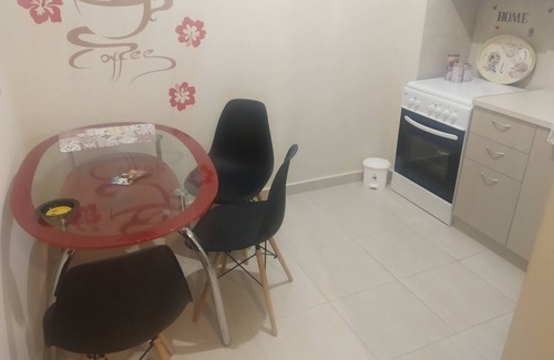 Korydallos Apartamento | en la estación de metro de Korydallos