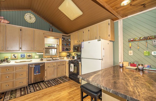 Minocqua Casa | Dock on the Minocqua Chain! Walk to the Bearskin Trail! Includes bikes & a kayak