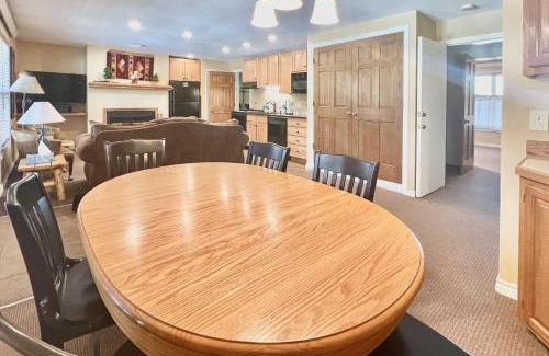 Grand Lake Apartamento | On the Rapids - B Unit