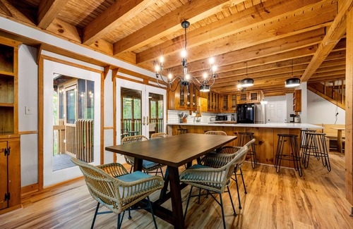 Dahlonega Cabina | On The River Bnb ~River Deck ~Fire Pit ~Game Room