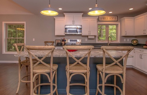 Bartlett Casa | NUEVO LISTADO: Nueva construcción, casa frente al río 3BR, 2. 5BA w / wifi, chimenea