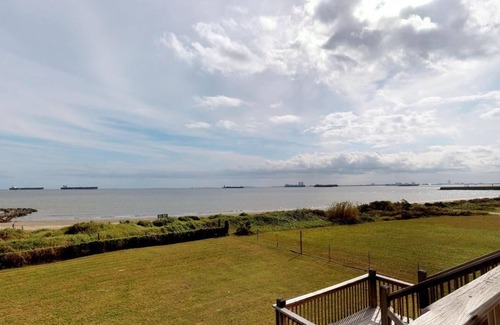 Galveston Casa | On the Rocks: 3 BR, 2 BA House in Port Bolivar, Sleeps 10