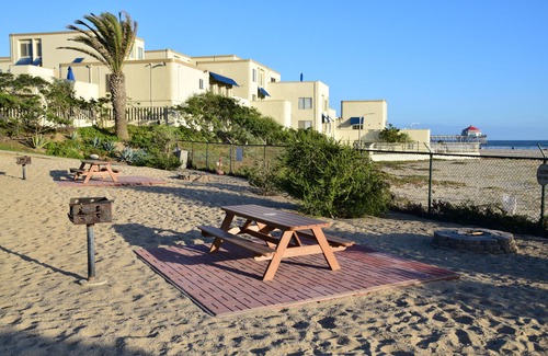 Huntington Beach Condominio | On the Sand - Oceanfront - Dream Location