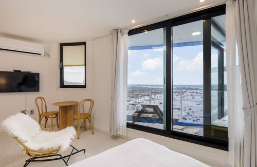 Downtown Casa | On the Sea Pension
