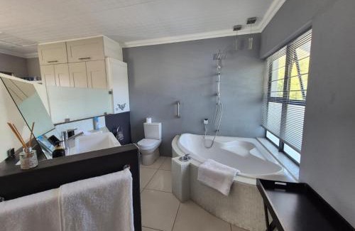 Riebeek Kasteel Casa | On The Square Accommodation
