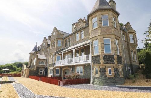 Menai Bridge Casa | On the Straits