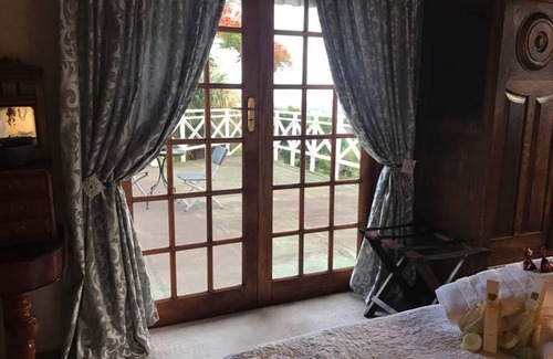 Beacon Bay Casa | On-the-Summit Lodge & Conference Venue