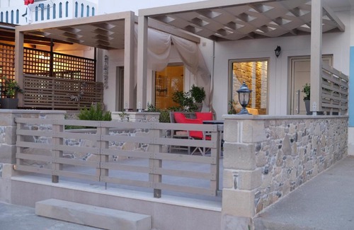 Limeniskos Apartamento | On the water lodging 1