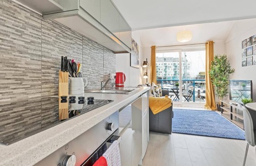 Seafront Apartamento | On the Water -waterside Studio With Terrace Overlooking the Harbour