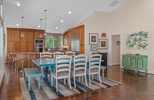 Riverhaven Village Casa | On the water with boat accommodations.