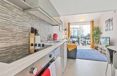 Brighton Apartamento | On the Water with Free Parking | By My Getaways