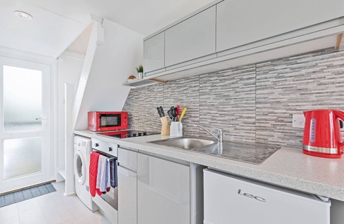 Brighton Apartamento | On the Water with Free Parking | By My Getaways