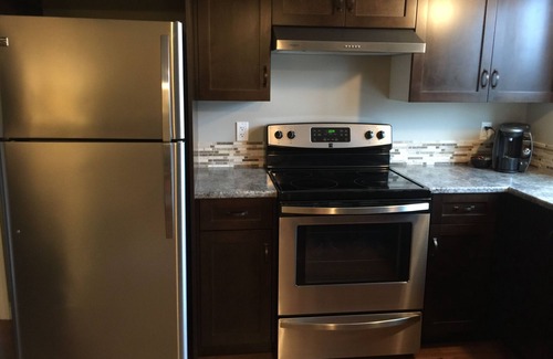 Comox Casa | En TheRock Bnb ~ Modern Suite