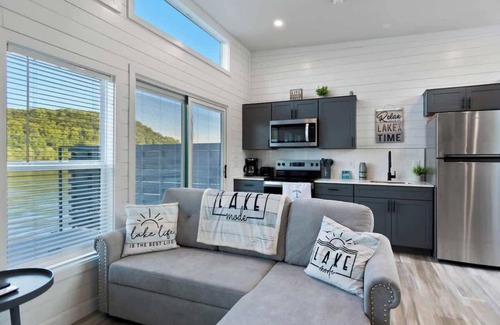 Russell Springs Casa | On-Water 20 Summary: