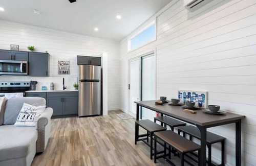 Russell Springs Casa | On-Water 20 Summary: