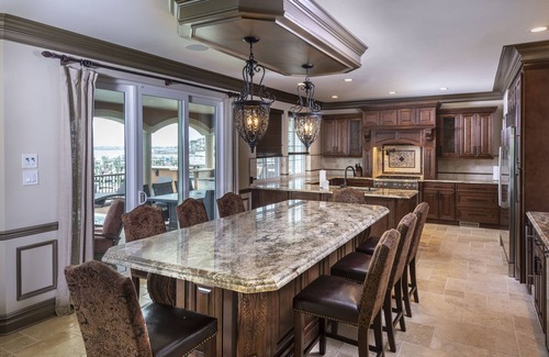 Brigantine Casa | Mansión frente a la bahía (6BD / 7BA) w Ascensor, jacuzzi, enormes cubiertas y sala de juegos