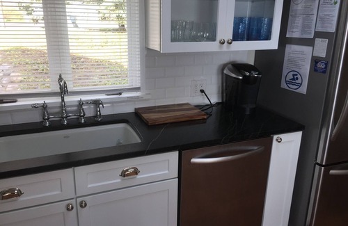 Traverse City Casa | One Fine Bay-Traverse City, MI-On West Bay con Sandy Beach y piscina climatizada