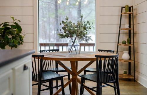 Broken Bow Casa | Once Upon a Pine - couples family secluded great location