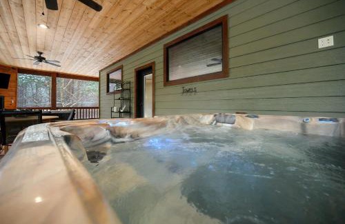 Broken Bow Casa | Once Upon a Pine - couples family secluded great location