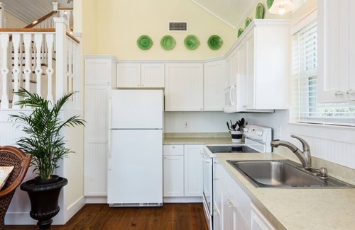 Spanish Grant Casa | Once Upon a Tide | Steps to the Beach!
