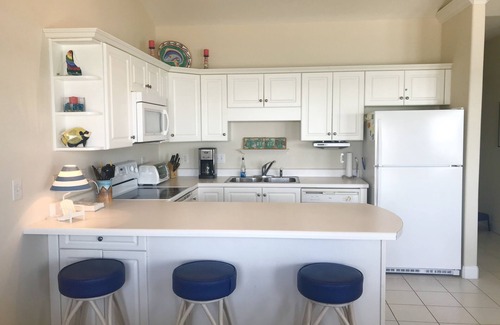 Indian Beach Condominio | ONCE UPON A TIDE: Top Floor, Oceanfront, Prime Location, Pool, Linens included