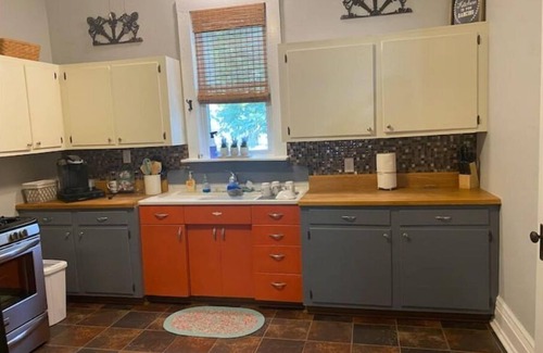 Paducah Cabaña | Once Upon a Time Cottage, home away from home. Dog friendly, close to downtown