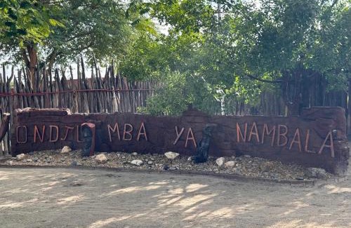 Omuthiya Cama Y Desayuno | Ondjumba ya Nambala palace and Camp site
