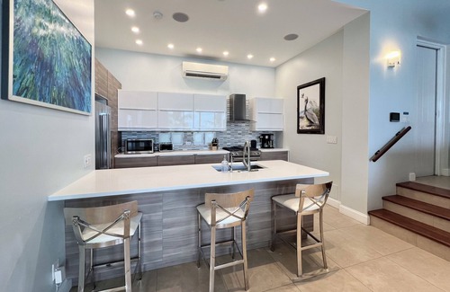 Cabes Point Villa | UN CAMINO DE PLAYA; 5 habitaciones, 5 1/2 baños frente al mar Oasis St Thomas VI