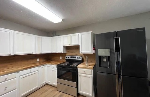 Lawton Apartamento | One Bed 1 Bath with Full Kitchen near Fort Sill