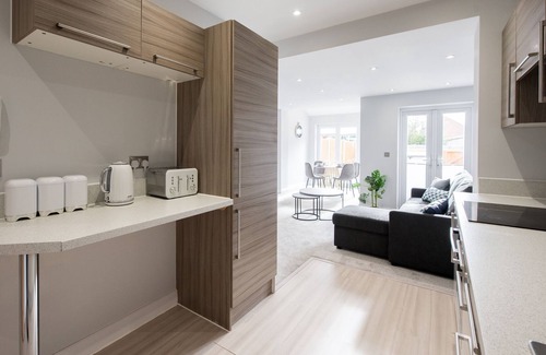 Havering Apartamento | One Bed Apartment with Garden and Parking