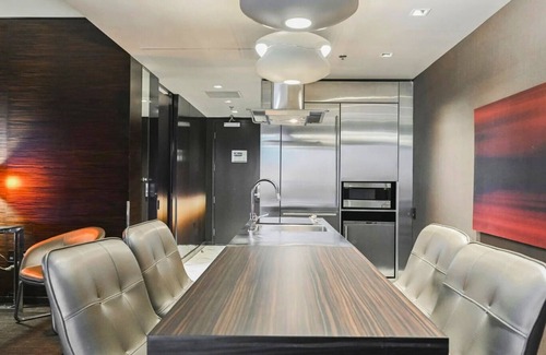 Las Vegas Apartamento | One Bedroom | 1.5 Baths & Living Room | Jet Tub – Palms Place StripSuite
