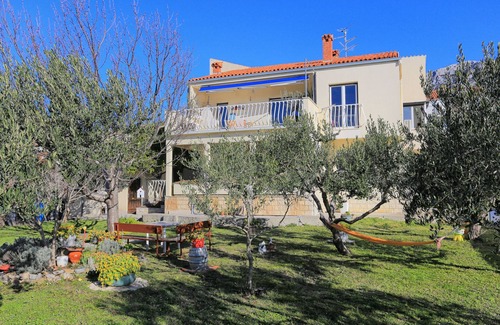Kastel Gomilica Apartamento | Apartamento de una habitación con una terraza Kastel Gomilica, Kastela (A-19248-a)