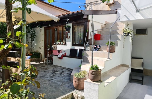 Veli Losinj Apartamento | Apartamento de una habitación con una terraza Veli Losinj, Losinj (A-19196-a)