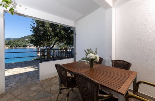 Pokrivenik Apartamento | Apartamento de una habitación en la playa Bahía Pokrivenik, Hvar (A-10419-a)