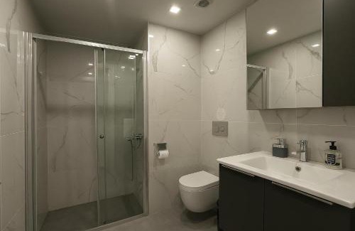 Trikomo Apartamento | One-Bedroom Apartment and Luxury Penthouse in a Poolside Complex