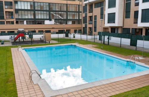 Posada de Llanes Apartamento | Alloru, apartamento con piscina a 3 km de la playa