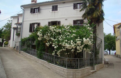 Brsec Apartamento | One bedroom apartment with terrace Brseč, Opatija (A-3439-a)