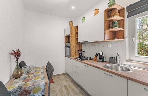 Kukljica Alquiler De Eote | Apartament de tres habitaciones con vistas al mar.