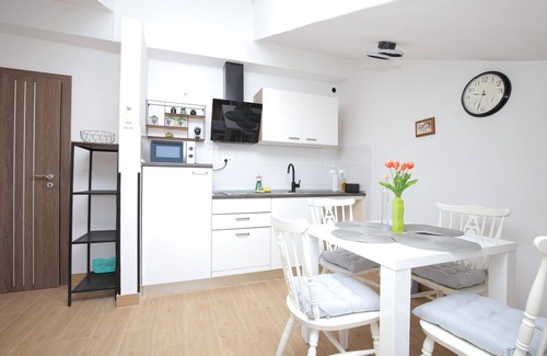Slatine Apartamento | Apartamento de una habitación con balcón y vista al mar Slatine, Ciovo (A-24266-c)